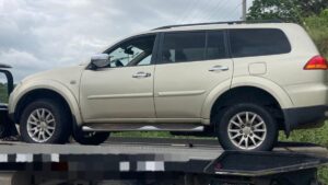 Recuperan camioneta con reporte de robo en ejido de Mazatlán, Sinaloa
