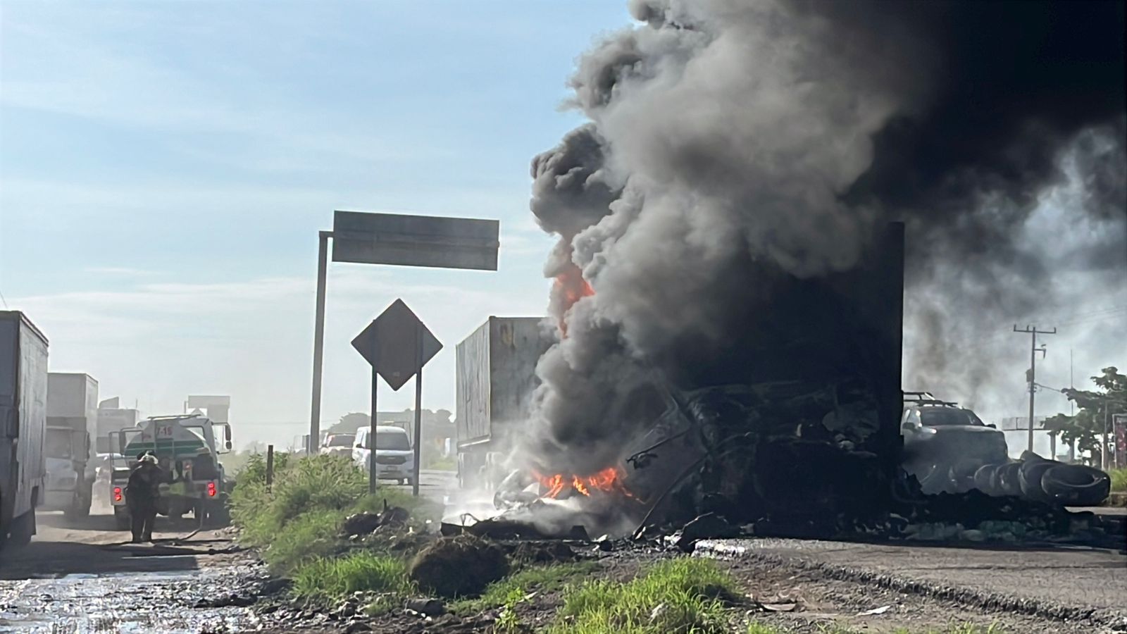 reducido a cenizas termino el trailer accidentado