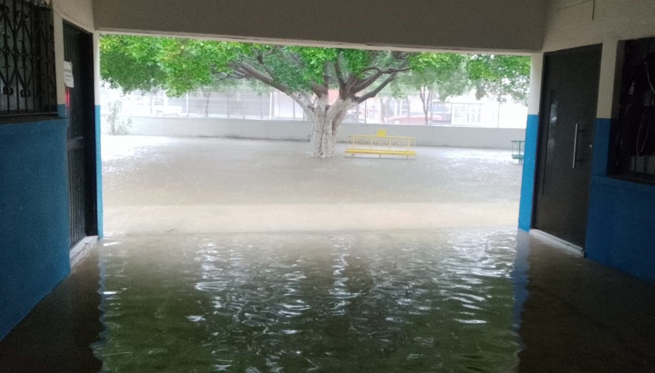 refugio en ruiz cortines guasave tras inundaciones por lorena lugar