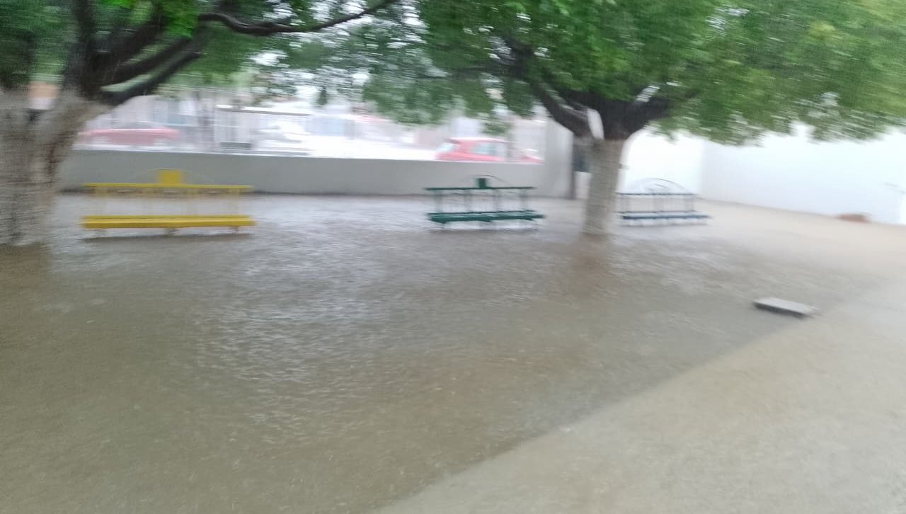 refugio en ruiz cortines guasave tras inundaciones
