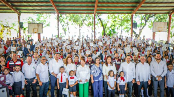 Al grito de “Educamos por la paz” autoridades educativas inauguran formalmente el ciclo escolar 2025-2026 en Sinaloa