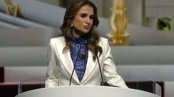 ‘No hay mundo donde esté bien matar niños’, Reina Rania llama a la paz en Gaza y a la ética en la IA