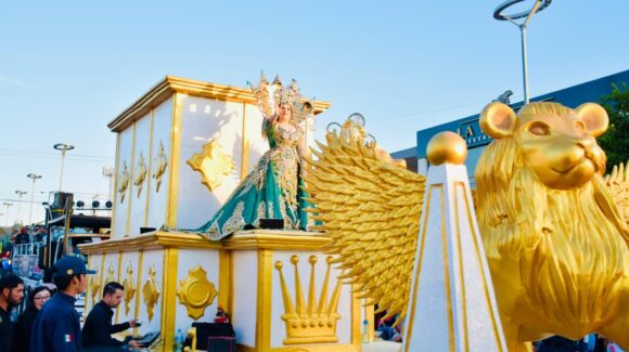 Confirma alcaldesa Lupita López González a Espinoza Paz para el cierre del Carnaval Guamúchil 2026