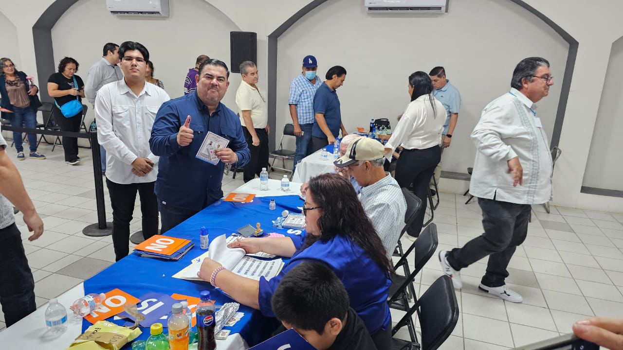Armas aseguradas en camioneta blindada en La Higuera, en Culiacán