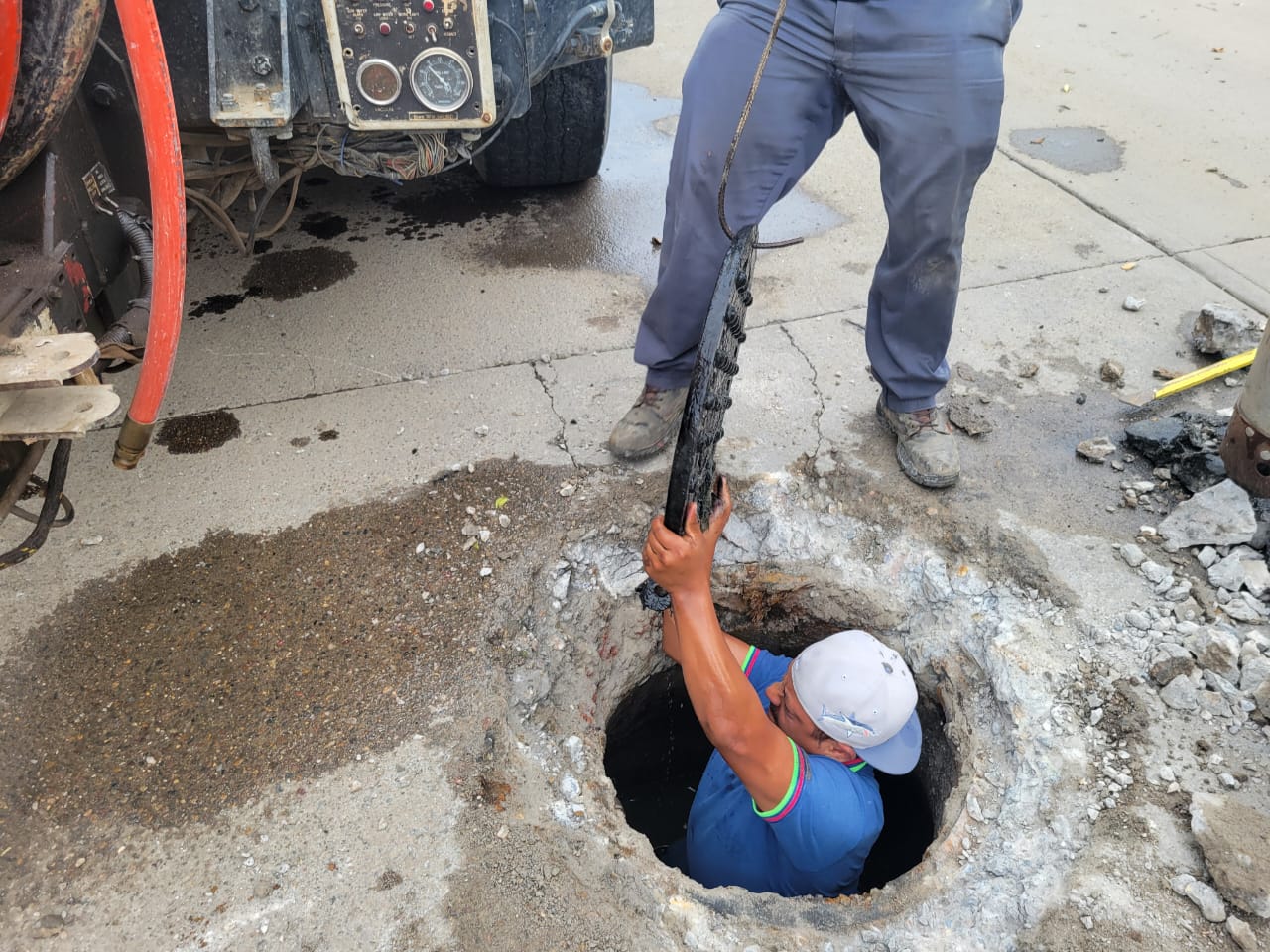 Reparan taponamiento en drenaje de Hacienda del Seminario, Mazatlán