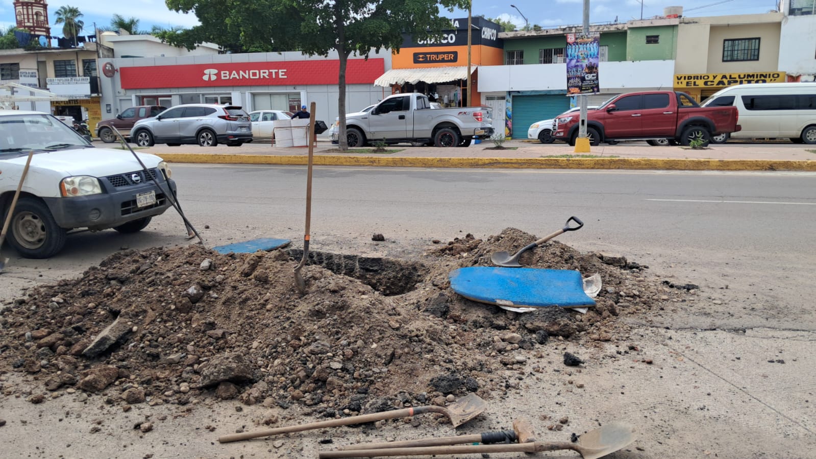 Reparan tubería dañada en colonia de Villa Unión, Mazatlán