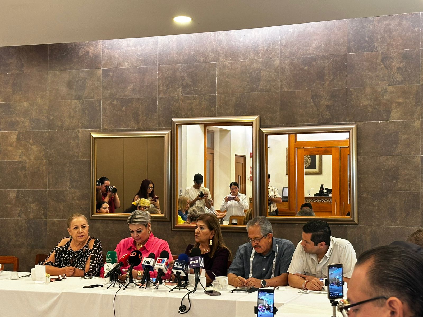 representantes de morena condenaron los ataques recientes a hopitales