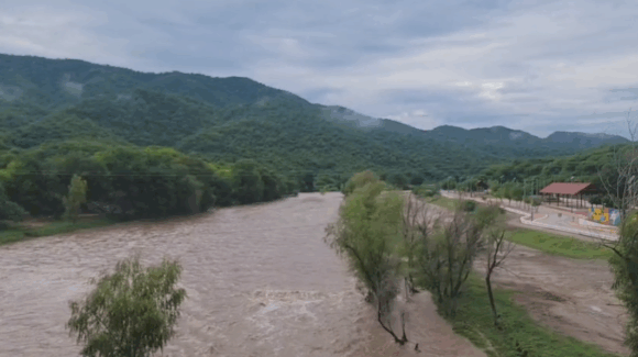 Se incrementa el caudal del río Choix; millones de metros cúbicos se dirigen a la presa Miguel Hidalgo