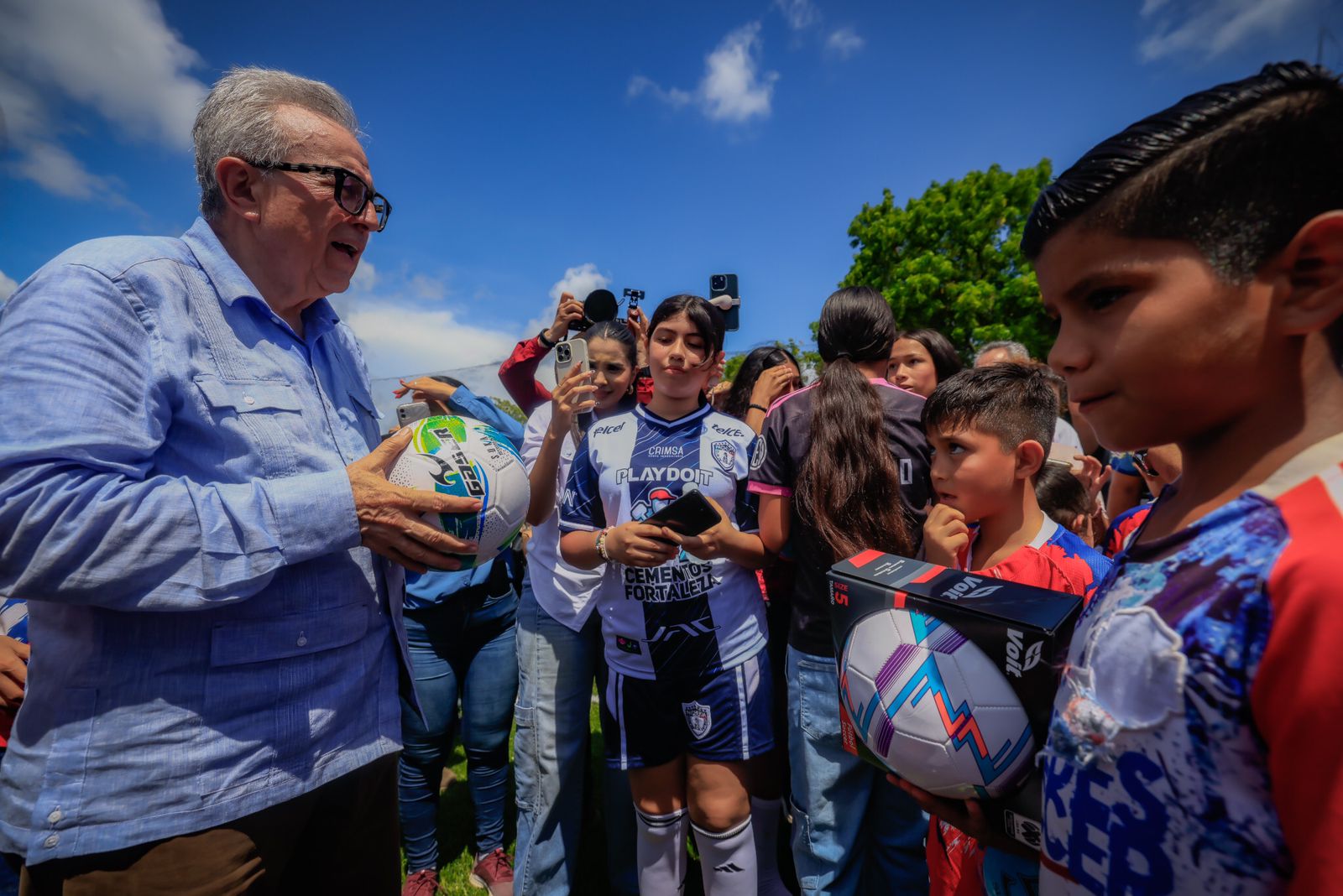 rocha inaugura el sendero de la fe en mazatlan evento