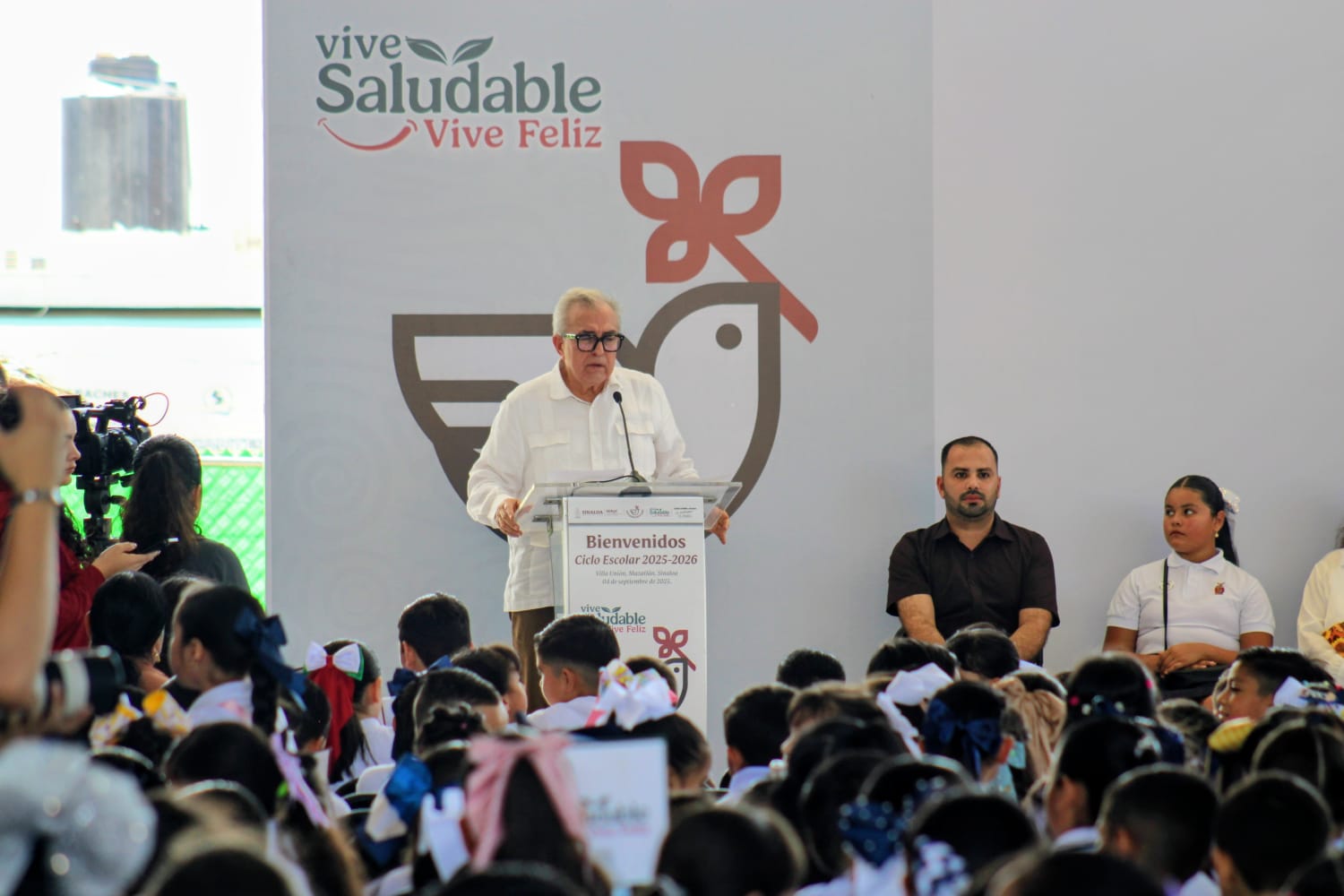 Desde la primaria Sixto Osuna de Villa Unión, Mazatlán, el gobernador Rubén Rocha Moya inicia ciclo escolar 2025-2026 en Sinaloa
