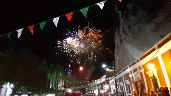 Saldo blanco en fiestas patrias en el Pueblo Mágico de El Fuerte, Sinaloa