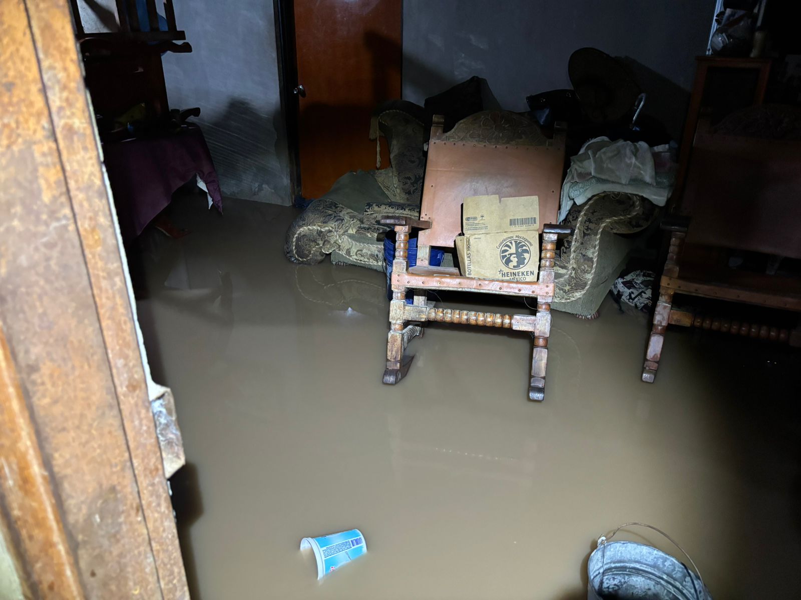 se desborda el arroyo cuatro vientos en san marcial