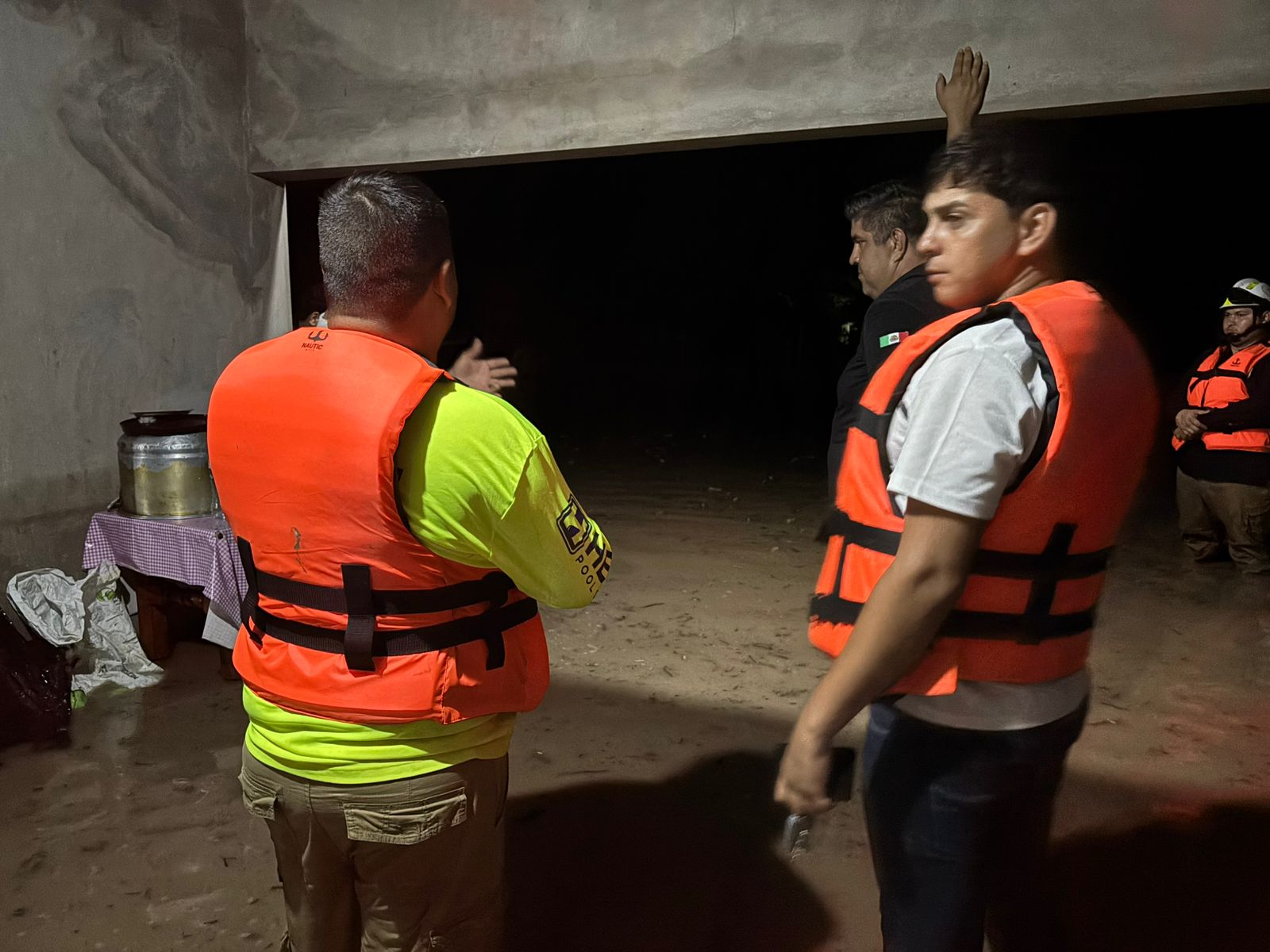 se desborda el arroyo cuatro vientos en san marcial
