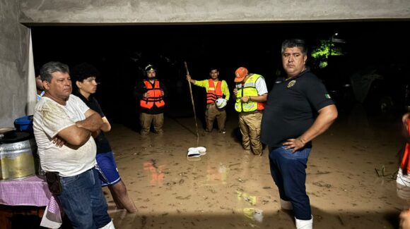 Se desborda el arroyo Cuatro Vientos e inunda viviendas en San Marcial, Guasave, Sinaloa