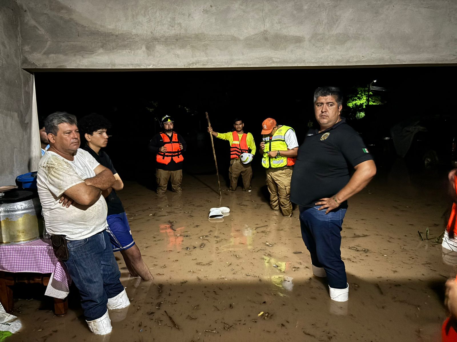 se desborda el arroyo cuatro vientos en san marcial