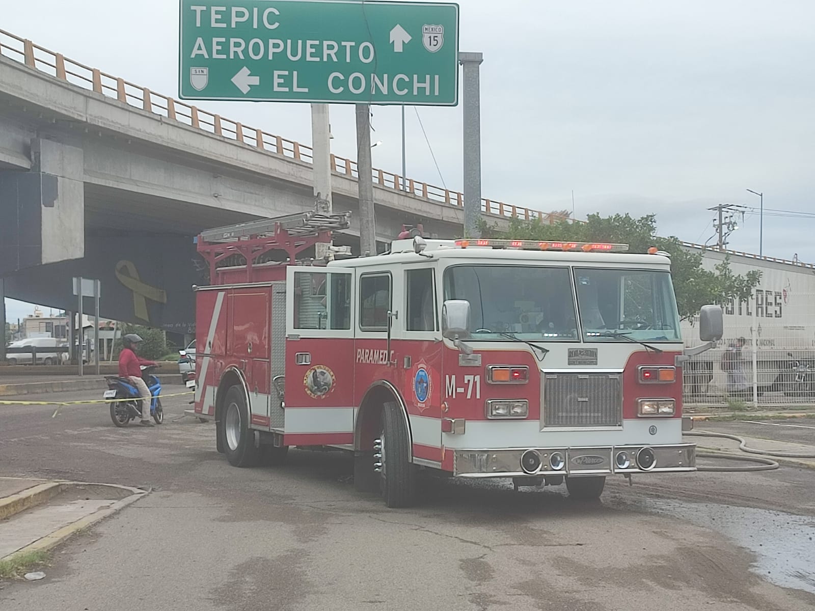 Se incendia camioneta en Mazatlán
