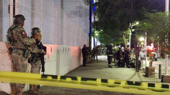 Se registra incendio en edificio en pleno Centro de Culiacán, Sinaloa