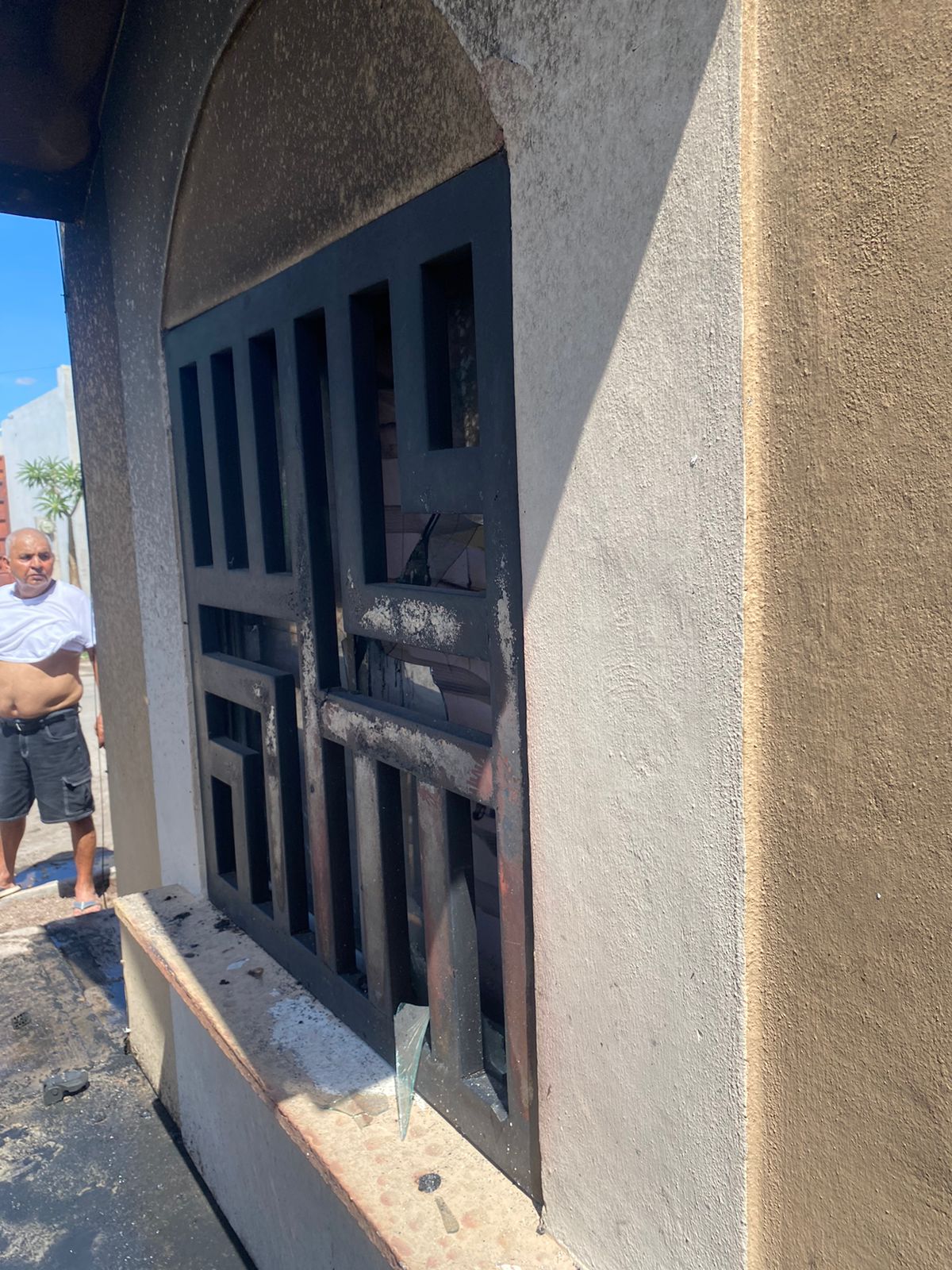 Se incendia Jeep en Los Mochis