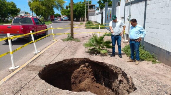 Surge nuevo socavón en Los Mochis; el hundimiento se dio al lado de la base de la Guardia Nacional