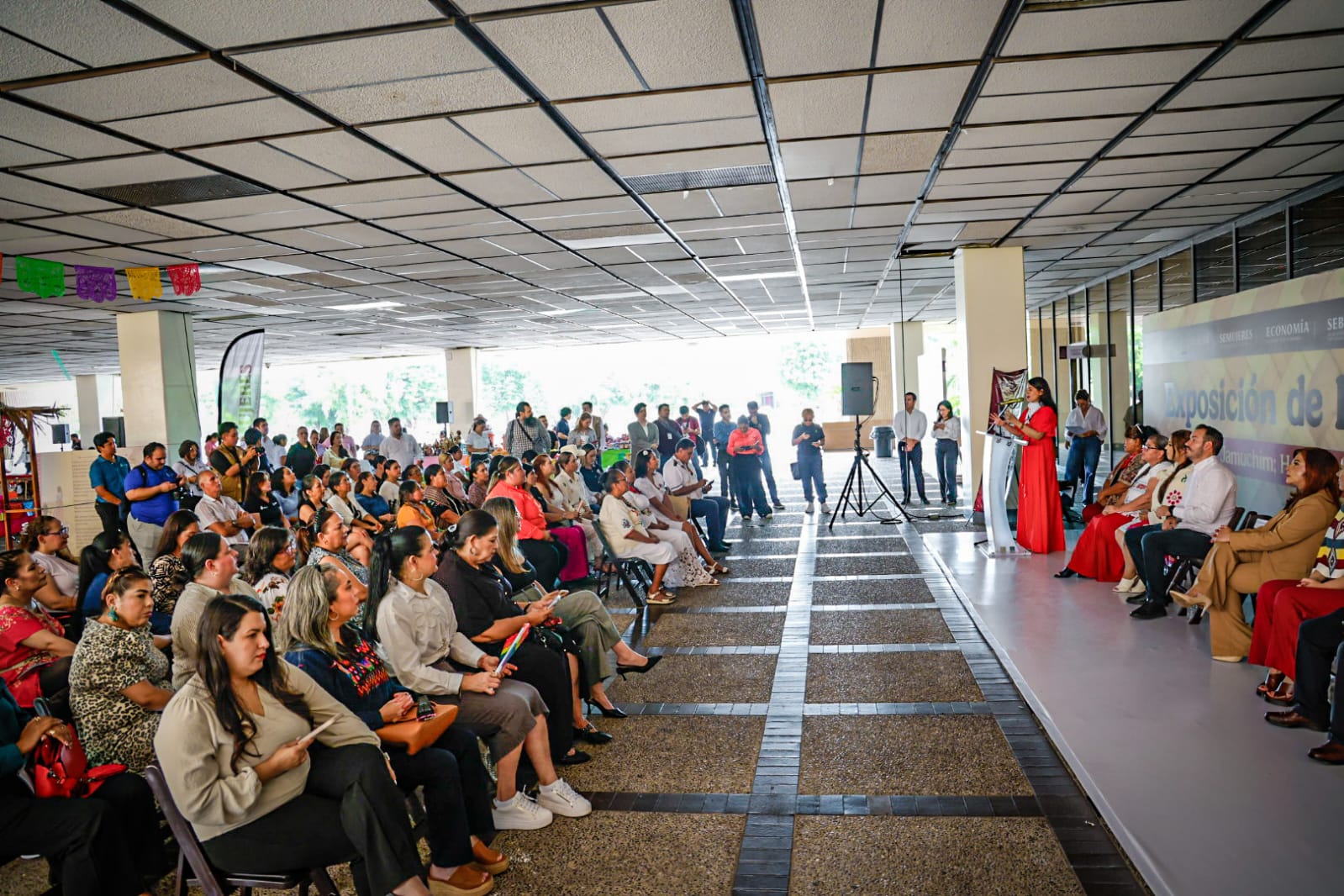 semujeres inaugura exposicion de la mujer indigena de sinaloa