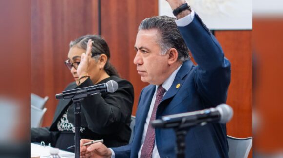 Senador Enrique Inzunza aprueba 12 dictámenes para reformar diversas leyes