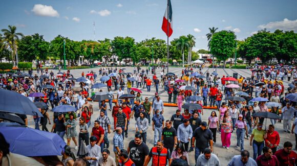¡Bajaron un minuto! Conmemoran aniversario de PC  con megasimulacro en el Palacio de Gobierno, en Culiacán, Sinaloa