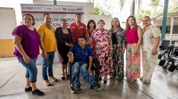 El Sistema DIF Municipal entrega 19 aparatos funcionales, en Guasave, Sinaloa