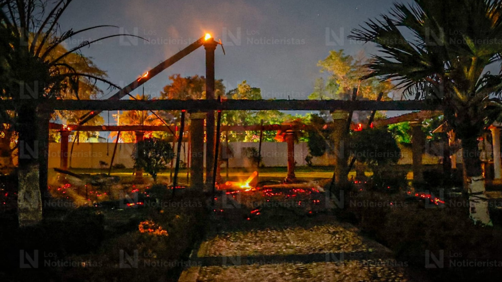 Incendio consume estructuras en hacienda La Chaparrita, en Bachigualato, Culiacán