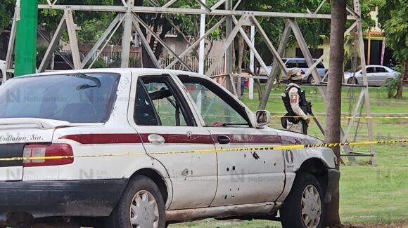 Ejecutan a balazos a conductor de un taxi en la colonia Guadalupe Victoria de Culiacán