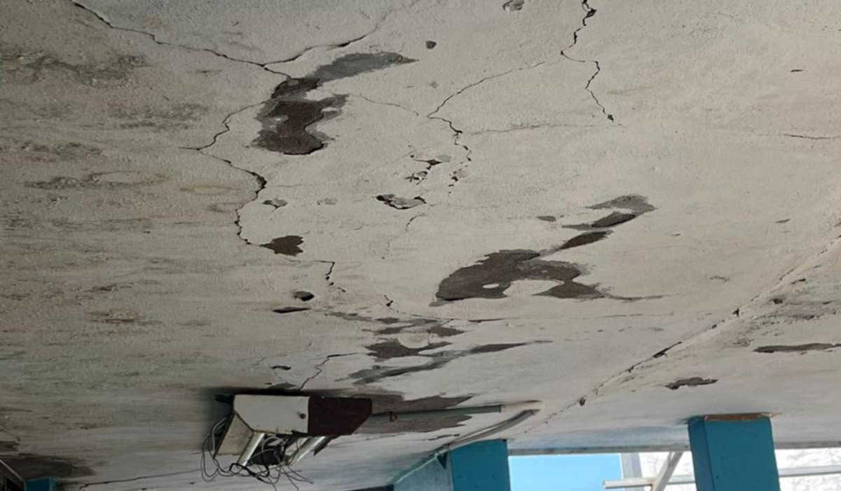 Techo deteriorado en primaria de Guasave, Sinaloa