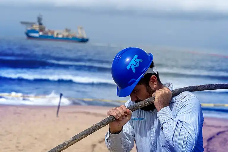 Telmex instala cable submarino entre Mazatlán y San José del Cabo