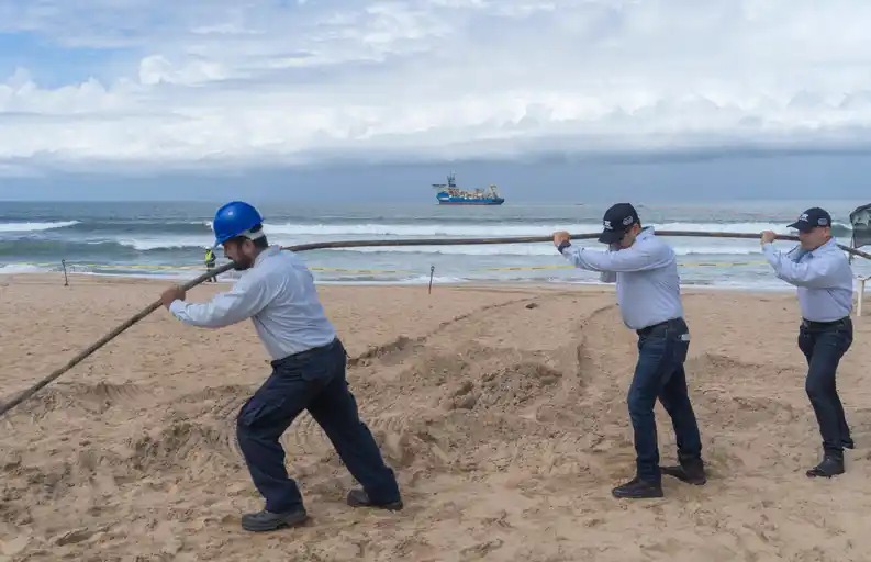 Telmex instala cable submarino entre Mazatlán y San José del Cabo