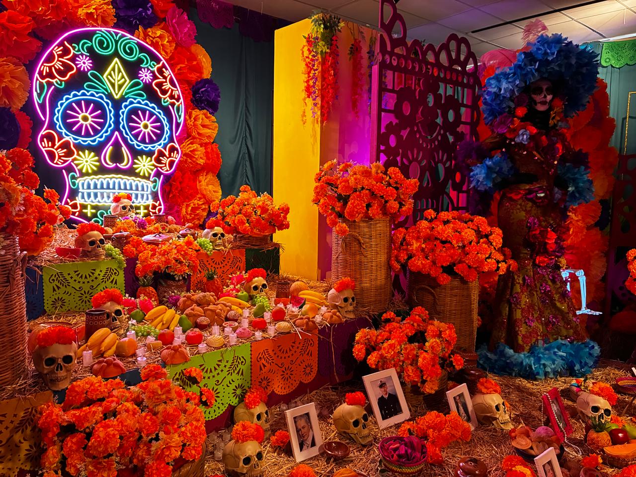 Temática del Día de Muertos en el Gran Acuario de Mazatlán