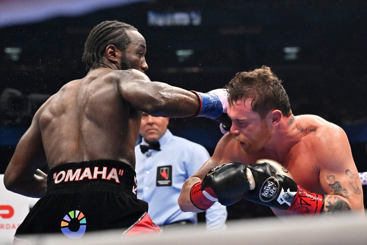 Terence Crawford derrota a Saúl 'Canelo' Álvarez