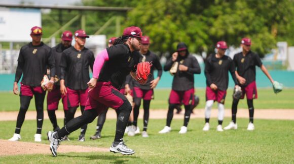 Talento culichi reporta a segundo día de pretemporada de Tomateros