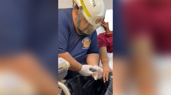 ¡Resbalón casi le cuesta el dedo! Bomberos retiran anillo atorado tras accidente laboral en Mazatlán, Sinaloa