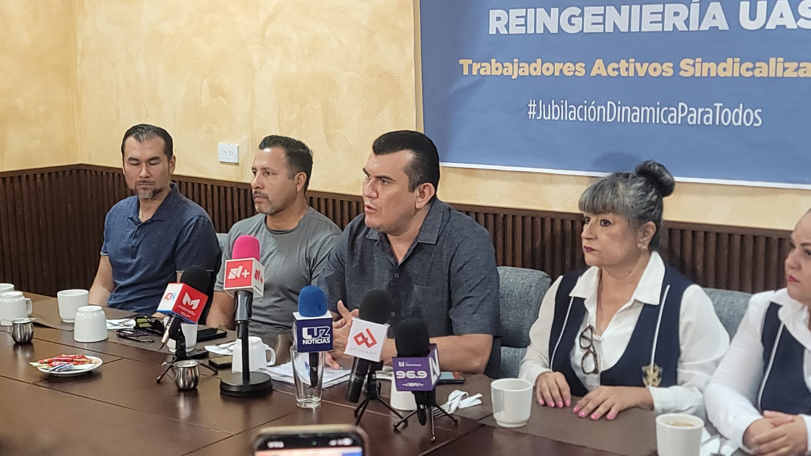 trabajadores de la uas a favor de la reingenieria financiera