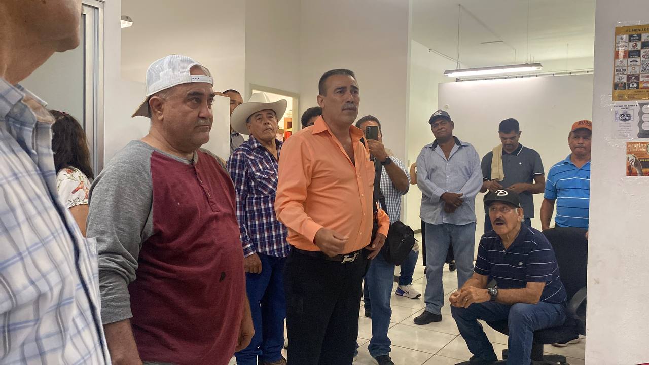 Trabajadores del campo toman Fiscalía en Guasave