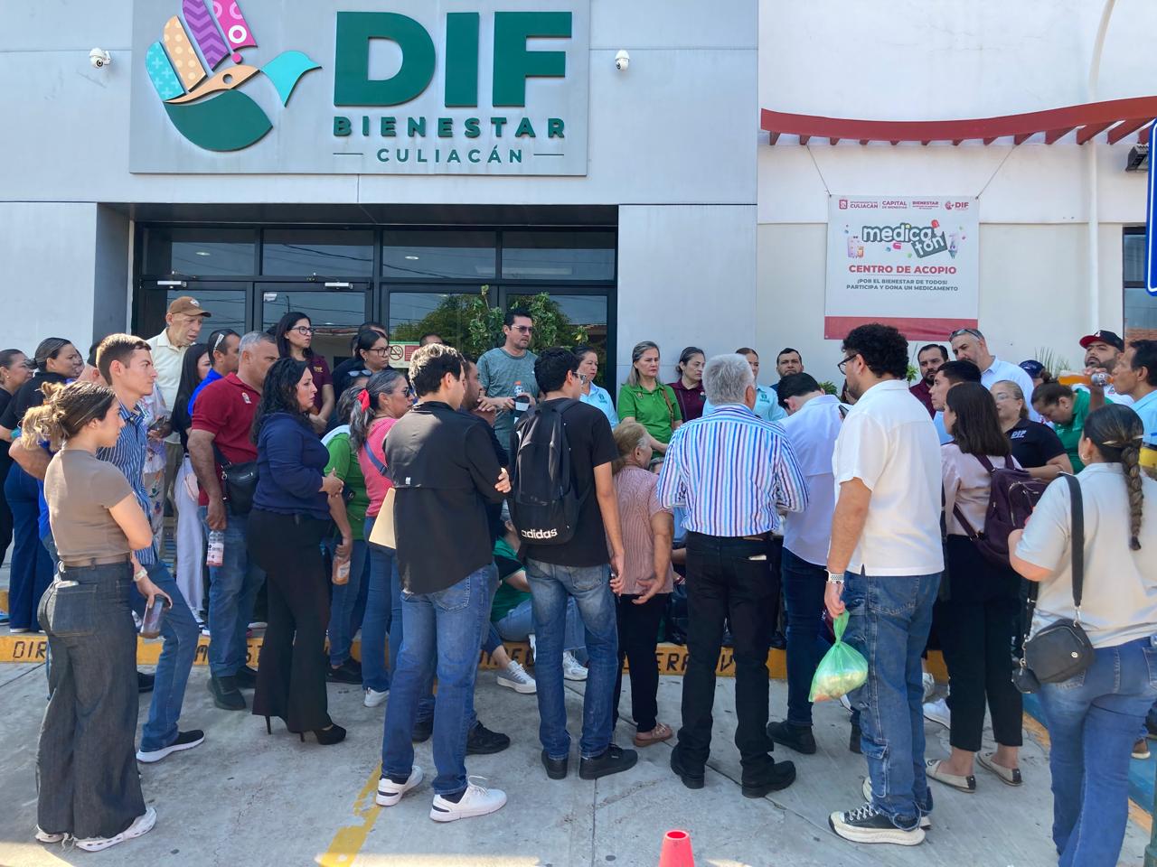 trabajadores toman DIF para manifestar sus derechos laborales
