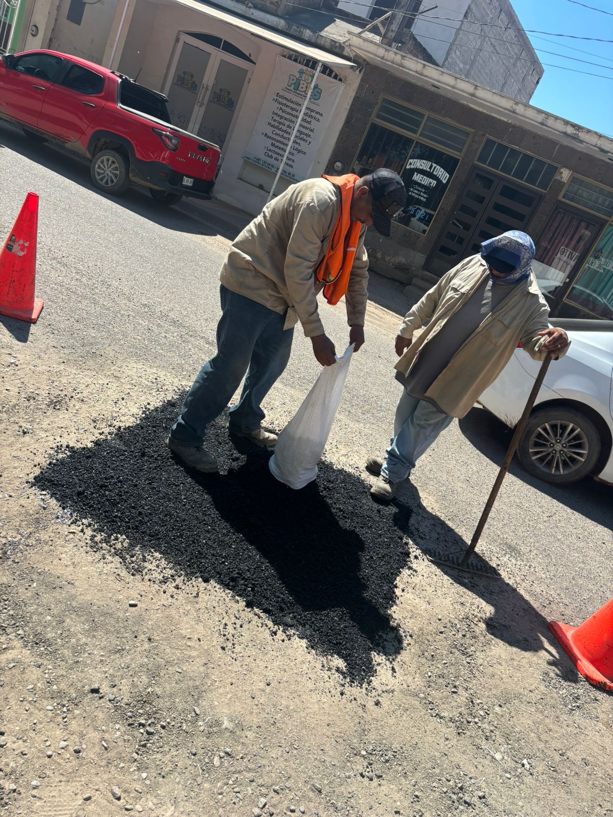Trabajos de bacheo en Guasave, Sinaloa
