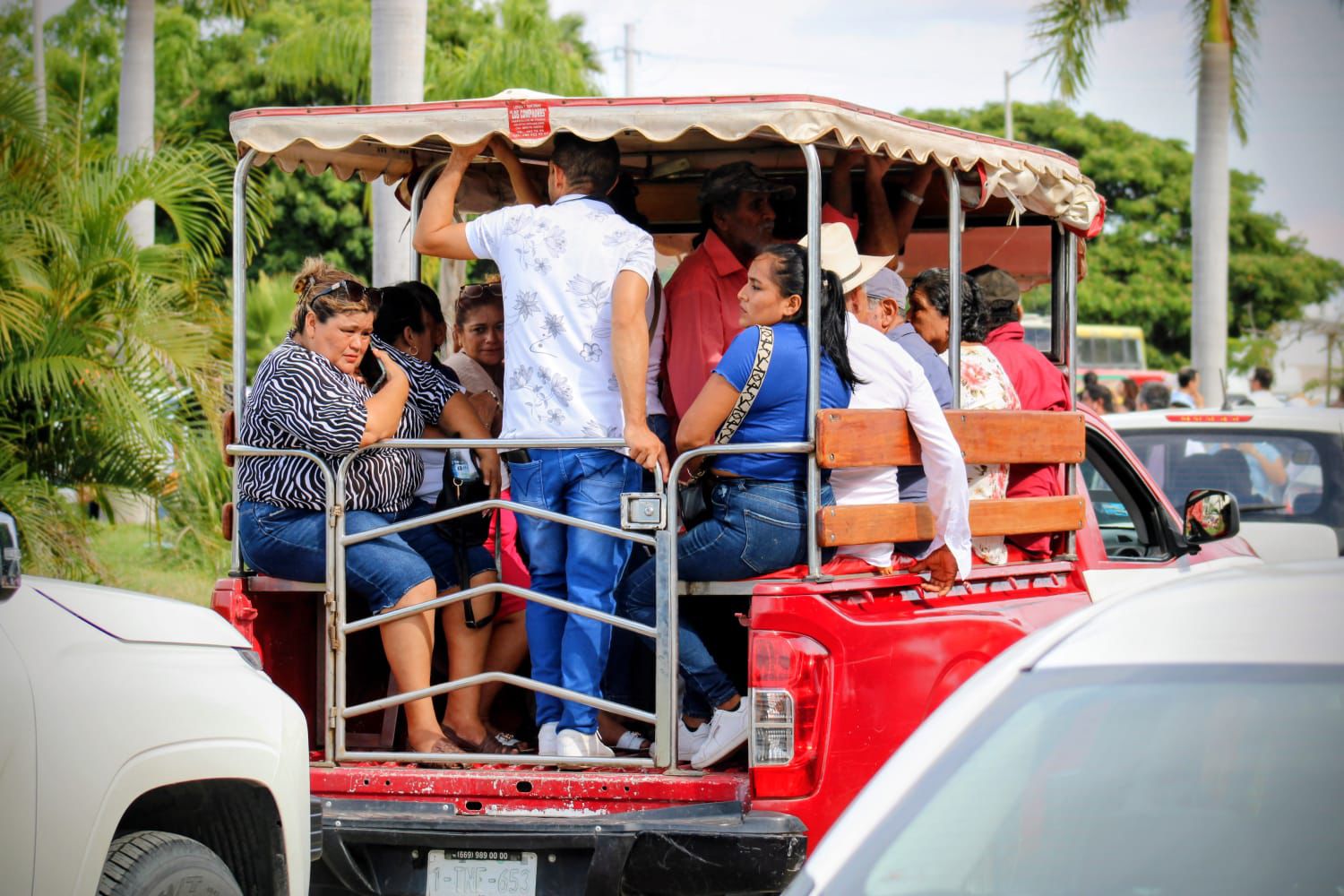 Tráfico a la salida del evento de Claudia Sheinbaum en Mazatlán