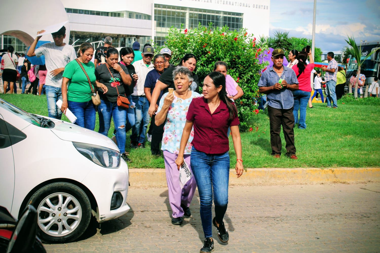 Tráfico a la salida del evento de Claudia Sheinbaum en Mazatlán