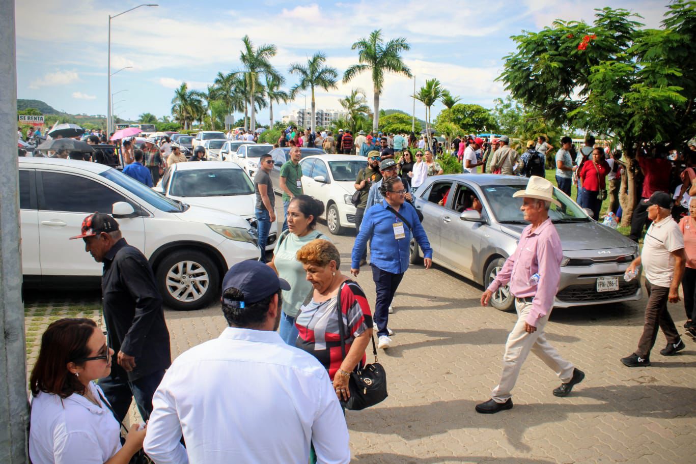 Tráfico a la salida del evento de Claudia Sheinbaum en Mazatlán