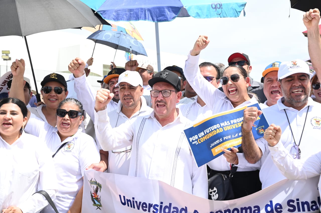 Trabajadores de la UAS asisten a evento de Claudia Sheinbaum en Mazatlán
