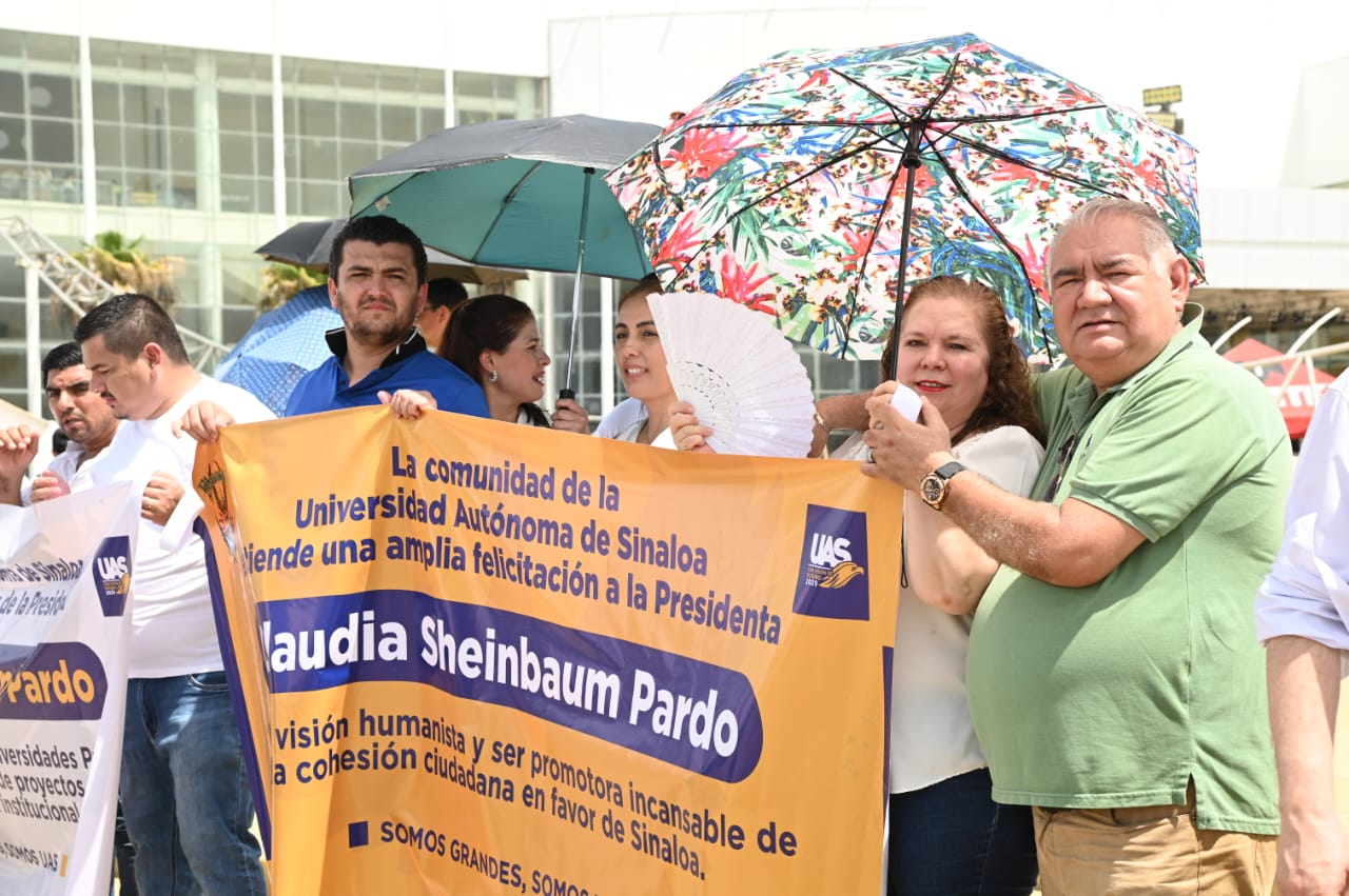 Trabajadores de la UAS asisten a evento de Claudia Sheinbaum en Mazatlán
