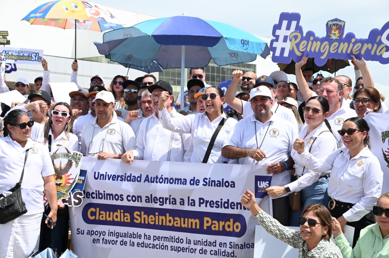 Trabajadores de la UAS asisten a evento de Claudia Sheinbaum en Mazatlán