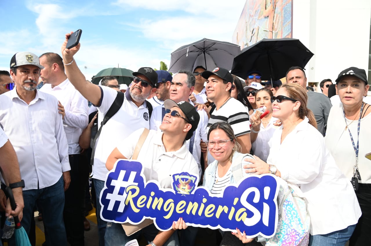 Trabajadores de la UAS asisten a evento de Claudia Sheinbaum en Mazatlán