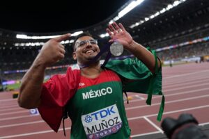 uziel munoz gana historica plata para mexico medalla