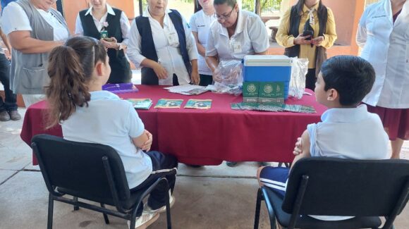 Arranca en Guamúchil la campaña nacional de vacunación contra el Virus del Papiloma Humano en niños y niñas