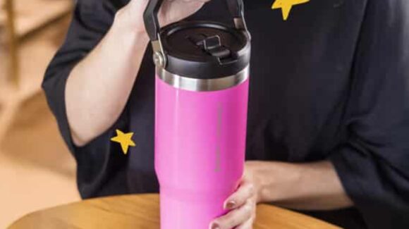 Un rosa muy mexicano… da el Grito de Independencia con el nuevo vaso Stanley de Starbucks
